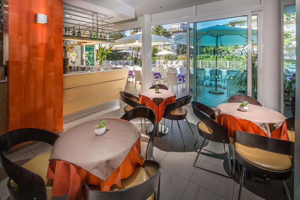 Hotel San Francisco Lignano Sabbiadoro Exterior photo